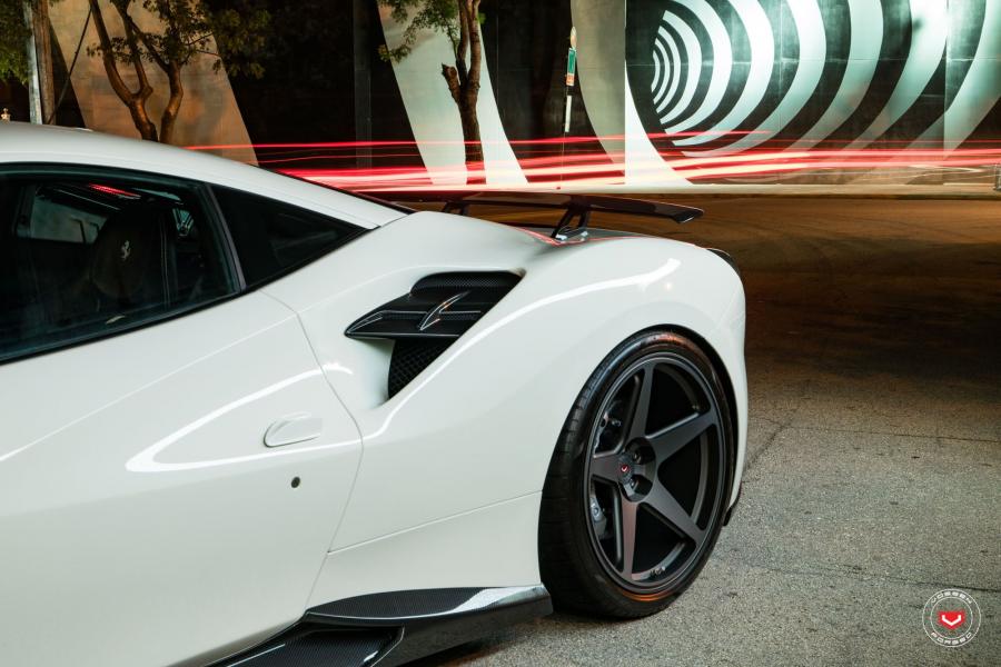 Детали экстерьера Ferrari 488 GTB on Vossen Wheels (GNS-1) 2019 года  (фото 6 из 8)